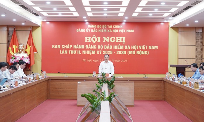 Triển khai hiệu quả các Nghị quyết của Trung ương về chính sách BHYT