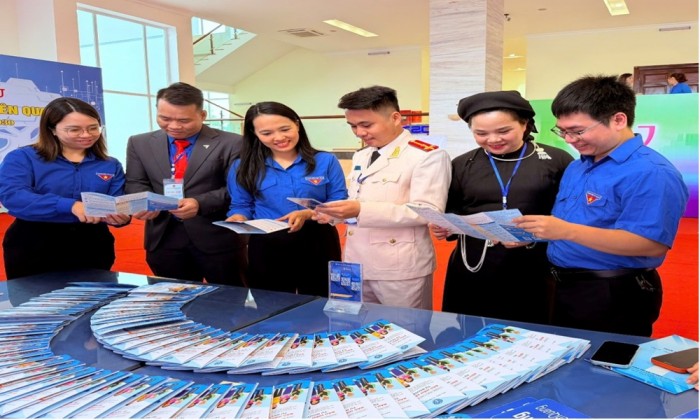 Sôi nổi hoạt động gian hàng tuyên truyền chính sách an sinh tại Đại hội Đoàn Thanh niên tỉnh Tuyên Quang