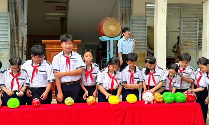 Mô hình “Ống heo an sinh- nghĩa tình đồng đội” - Không để ai bị bỏ lại phía sau